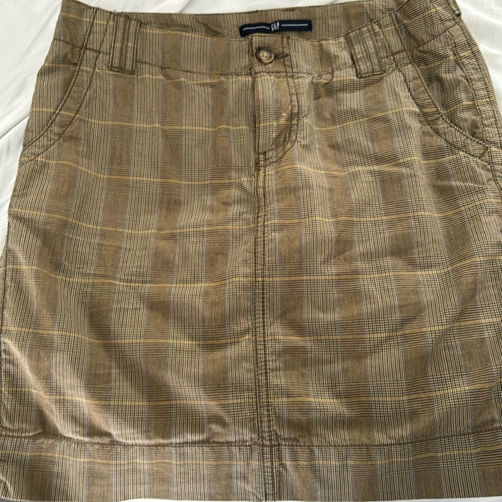 Gap mini skirt, size 2, neutral plaid with browns